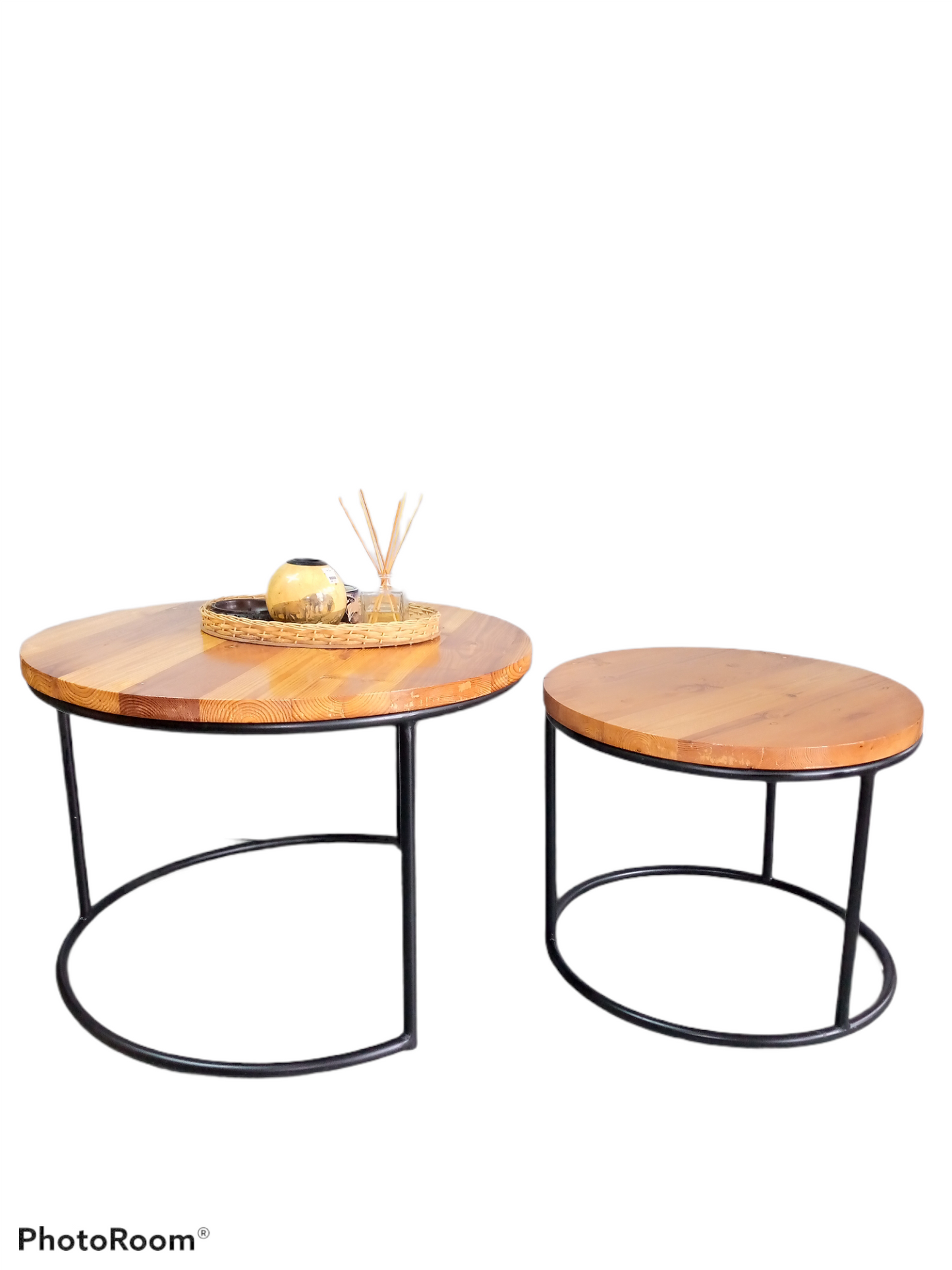 Nesting coffee table set